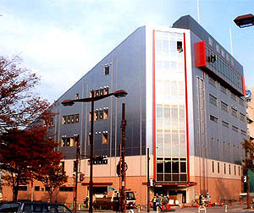2004年 江東区辰巳の本社へ
